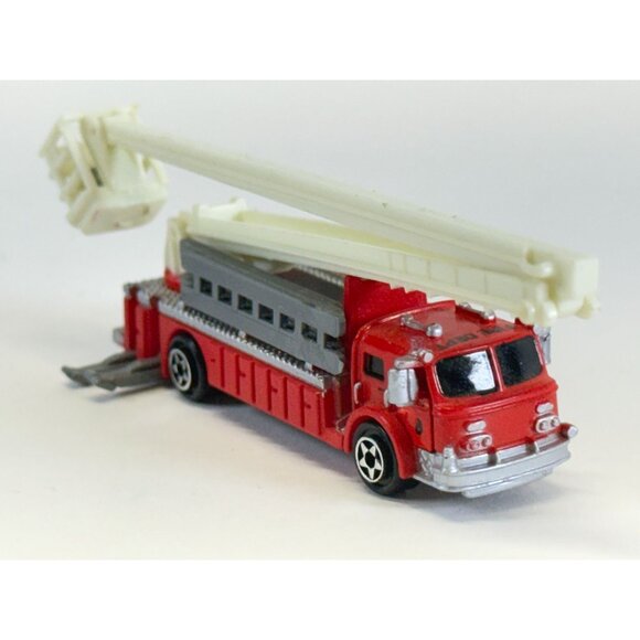 Micro Machines 2 Galoob Deluxe Hook & Ladder Fire Truck 1980s Vintage Toy - Picture 3 of 13